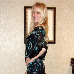 2/$20 EXPRESS Flowy Silk Blouse